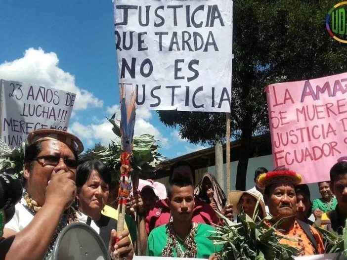 manifestacion-d-ela-udapt-delante-de-la-corte-constitucional.jpg